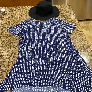 Blue patterned dress & black hat